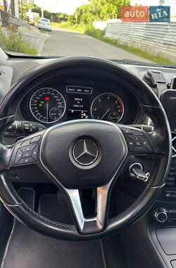 Хэтчбек Mercedes-Benz B-Class 2012 в 