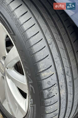 Хэтчбек Mercedes-Benz B-Class 2012 в 