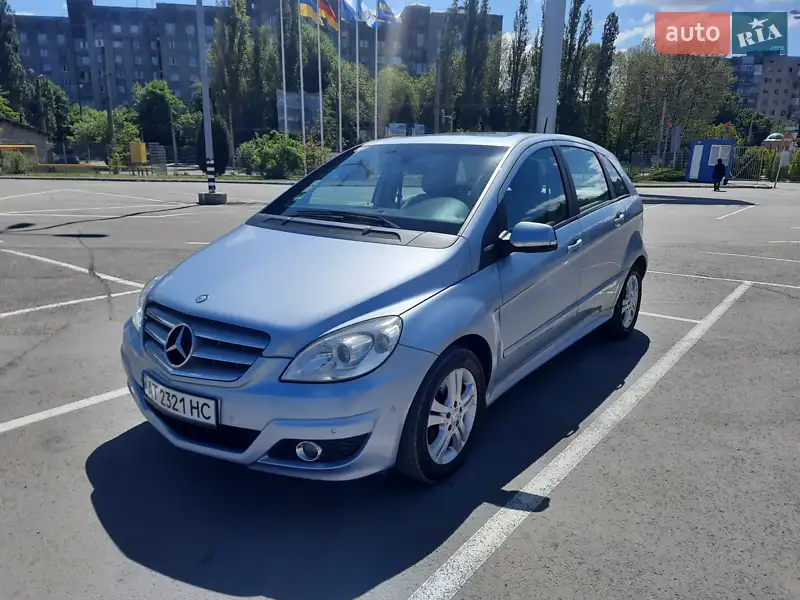 Mercedes-Benz B-Class 2011