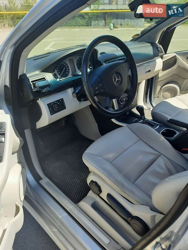 Хетчбек Mercedes-Benz B-Class 2011 в Івано-Франківську фото 8 Хетчбек Mercedes-Benz B-Class 2011 в Івано-Франківську