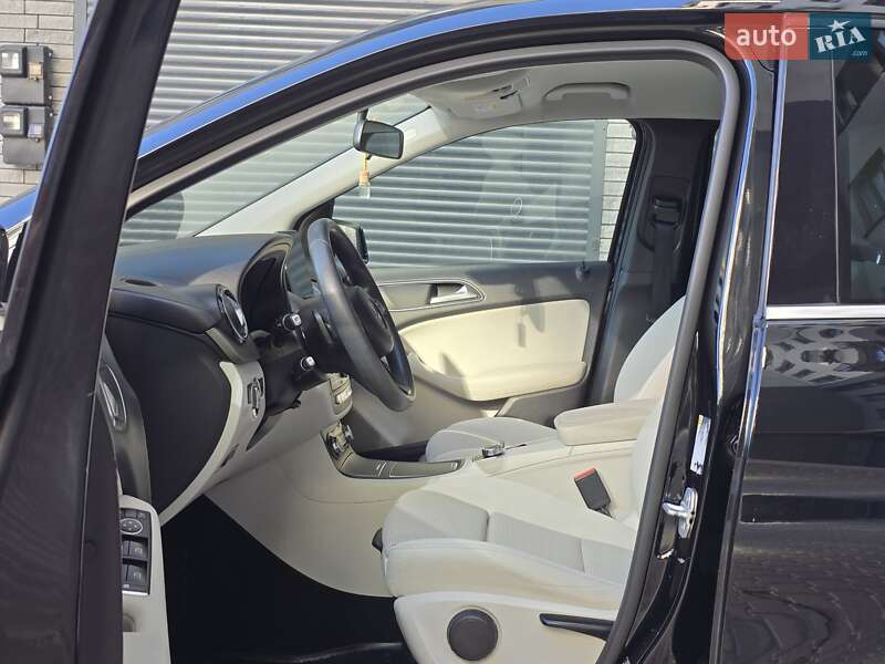 Хэтчбек Mercedes-Benz B-Class 2016 в Хмельницком