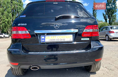 Хэтчбек Mercedes-Benz B-Class 2010 в 