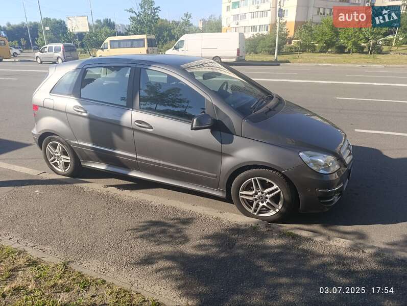Хэтчбек Mercedes-Benz B-Class 2011 в Киеве