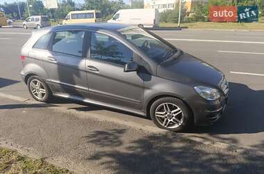 Хэтчбек Mercedes-Benz B-Class 2011 в 