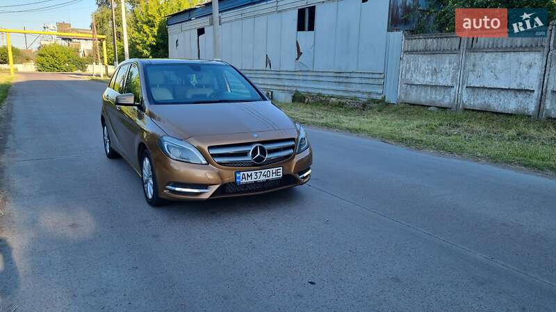 Хэтчбек Mercedes-Benz B-Class 2012 в Коростене