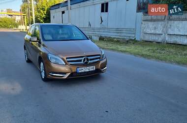 Хэтчбек Mercedes-Benz B-Class 2012 в 