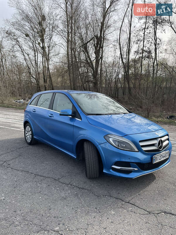 Хетчбек Mercedes-Benz B-Class 2015 в Полтаві фото 2 Хетчбек Mercedes-Benz B-Class 2015 в Полтаві