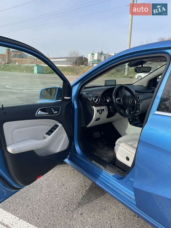 Хетчбек Mercedes-Benz B-Class 2015 в Полтаві фото 8 Хетчбек Mercedes-Benz B-Class 2015 в Полтаві