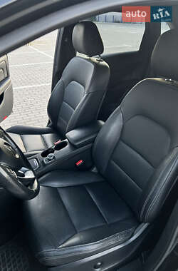 Хэтчбек Mercedes-Benz B-Class 2015 в 