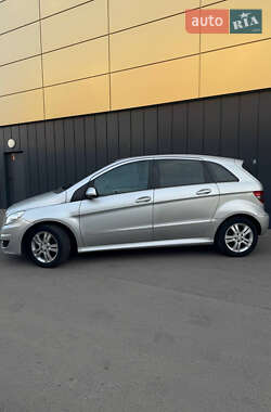 Хэтчбек Mercedes-Benz B-Class 2011 в 