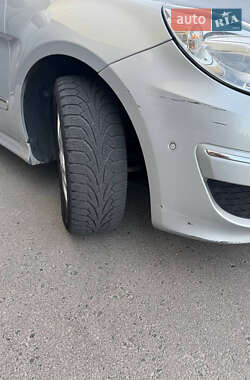 Хэтчбек Mercedes-Benz B-Class 2011 в 