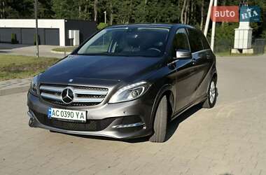 Хэтчбек Mercedes-Benz B-Class 2017 в 