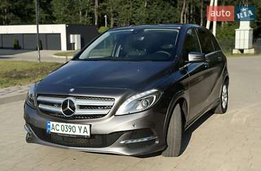 Хэтчбек Mercedes-Benz B-Class 2017 в 