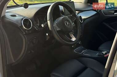 Хэтчбек Mercedes-Benz B-Class 2017 в 
