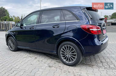 Хэтчбек Mercedes-Benz B-Class 2017 в 