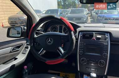 Хэтчбек Mercedes-Benz B-Class 2011 в 