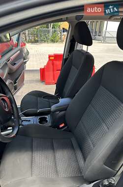 Хетчбек Mercedes-Benz B-Class 2009 в 