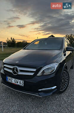 Хэтчбек Mercedes-Benz B-Class 2017 в 
