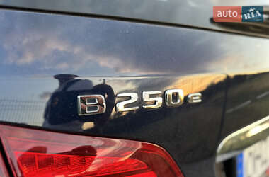 Хэтчбек Mercedes-Benz B-Class 2017 в 