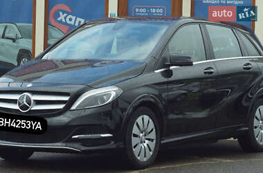 Хэтчбек Mercedes-Benz B-Class 2016 в 