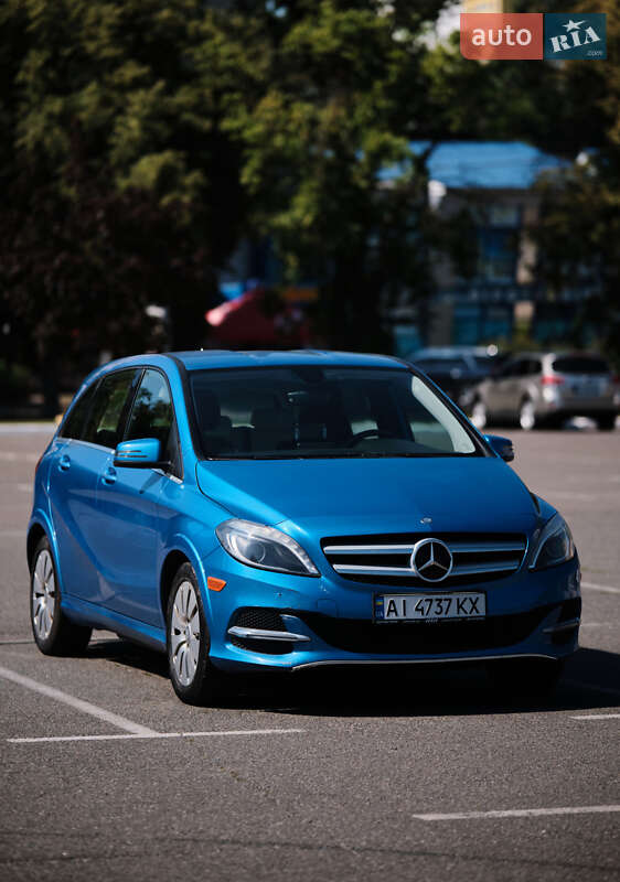 Хэтчбек Mercedes-Benz B-Class 2014 в 