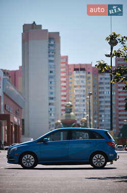Хэтчбек Mercedes-Benz B-Class 2014 в 
