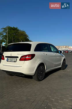 Хэтчбек Mercedes-Benz B-Class 2015 в 