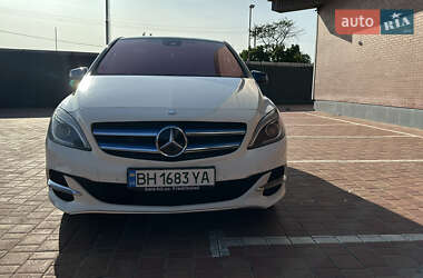 Хэтчбек Mercedes-Benz B-Class 2015 в 