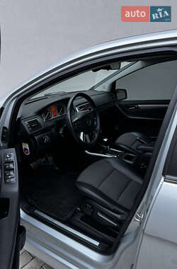 Хэтчбек Mercedes-Benz B-Class 2010 в 