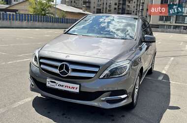 Хэтчбек Mercedes-Benz B-Class 2017 в 