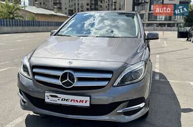 Хэтчбек Mercedes-Benz B-Class 2017 в 