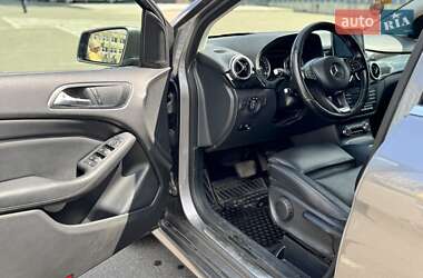 Хэтчбек Mercedes-Benz B-Class 2017 в 