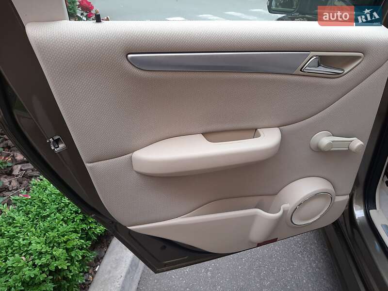 Хэтчбек Mercedes-Benz B-Class 2009 в Киеве