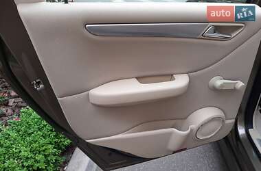 Хетчбек Mercedes-Benz B-Class 2009 в 