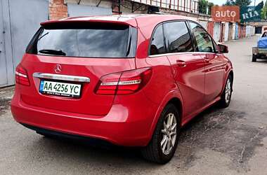 Хэтчбек Mercedes-Benz B-Class 2016 в 