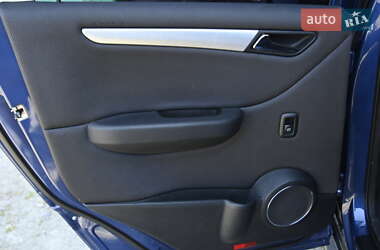 Хэтчбек Mercedes-Benz B-Class 2009 в 