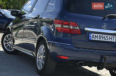 Хэтчбек Mercedes-Benz B-Class 2009 в 