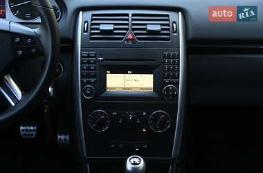 Хэтчбек Mercedes-Benz B-Class 2009 в 