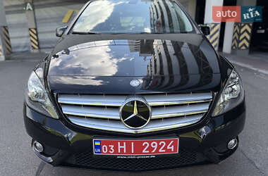 Хэтчбек Mercedes-Benz B-Class 2012 в 