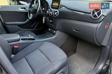 Хэтчбек Mercedes-Benz B-Class 2012 в 