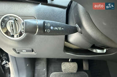 Хэтчбек Mercedes-Benz B-Class 2012 в 
