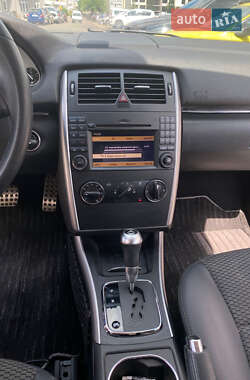 Хэтчбек Mercedes-Benz B-Class 2009 в 