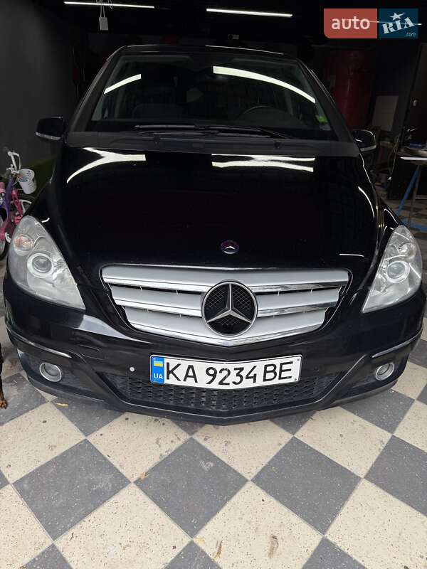 Хэтчбек Mercedes-Benz B-Class 2008 в 