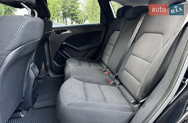 Хэтчбек Mercedes-Benz B-Class 2016 в 