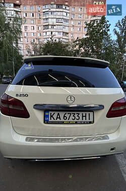 Хэтчбек Mercedes-Benz B-Class 2014 в 