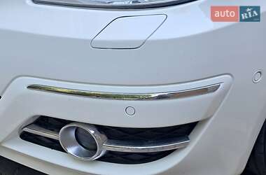 Хэтчбек Mercedes-Benz B-Class 2010 в 