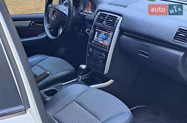 Хэтчбек Mercedes-Benz B-Class 2010 в 
