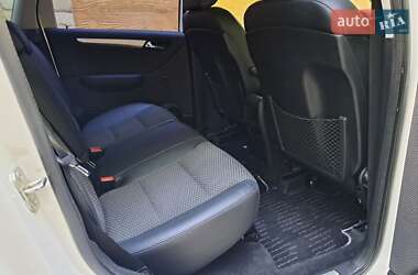 Хэтчбек Mercedes-Benz B-Class 2010 в 