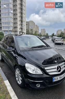Хэтчбек Mercedes-Benz B-Class 2009 в 