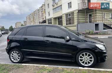 Хэтчбек Mercedes-Benz B-Class 2009 в 